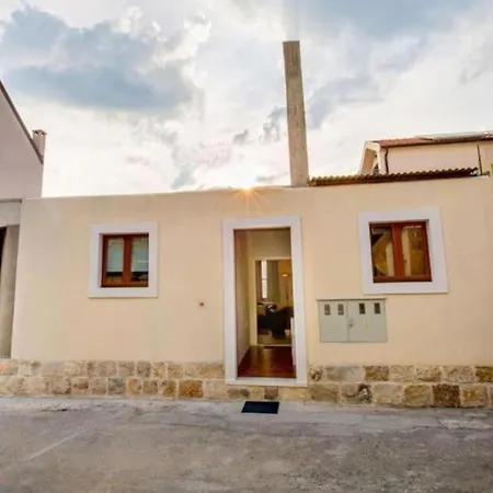 Apartament Candy With Jacuzzi And Parking Place
