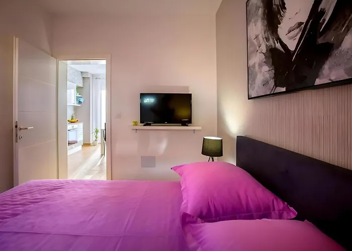 아파트 Candy With Jacuzzi And Parking Place 스플리트