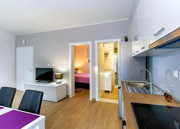 Candy With Jacuzzi And Parking Place * 스플리트