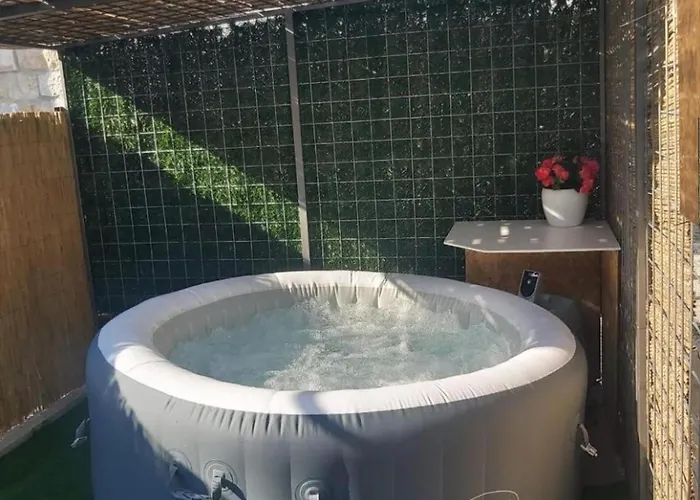 Candy With Jacuzzi And Parking Place