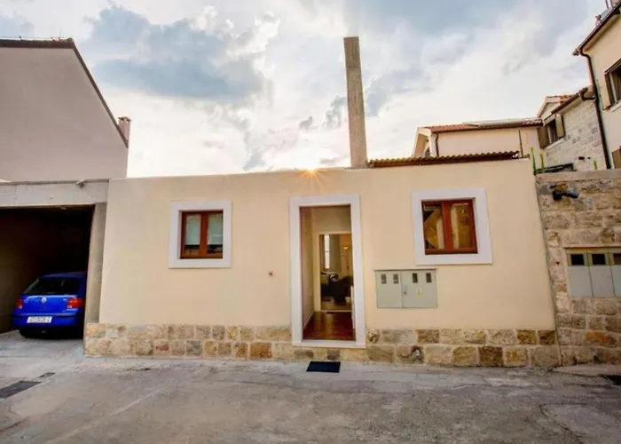 Apartment Candy With Jacuzzi And Parking Place