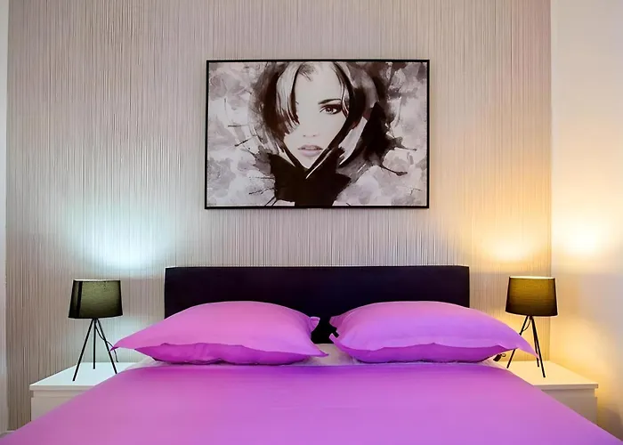 Candy With Jacuzzi And Parking Place 아파트 *